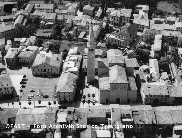 Portogruaro, il centro storico in una ripresa aerea